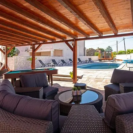 Villa Villa Ancora For 102 Guests