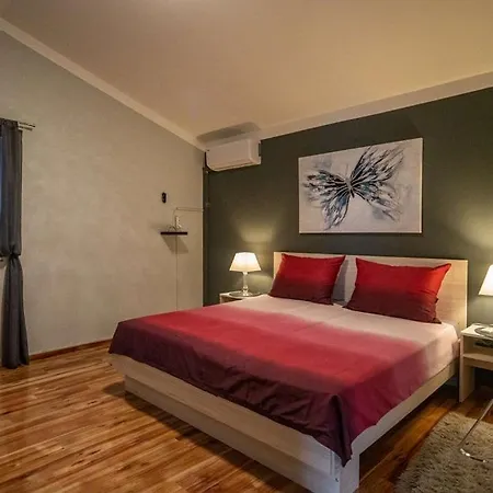 Villa Ancora For 102 Guests