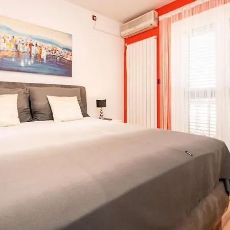 Villa Villa Ancora For 102 Guests Turanj